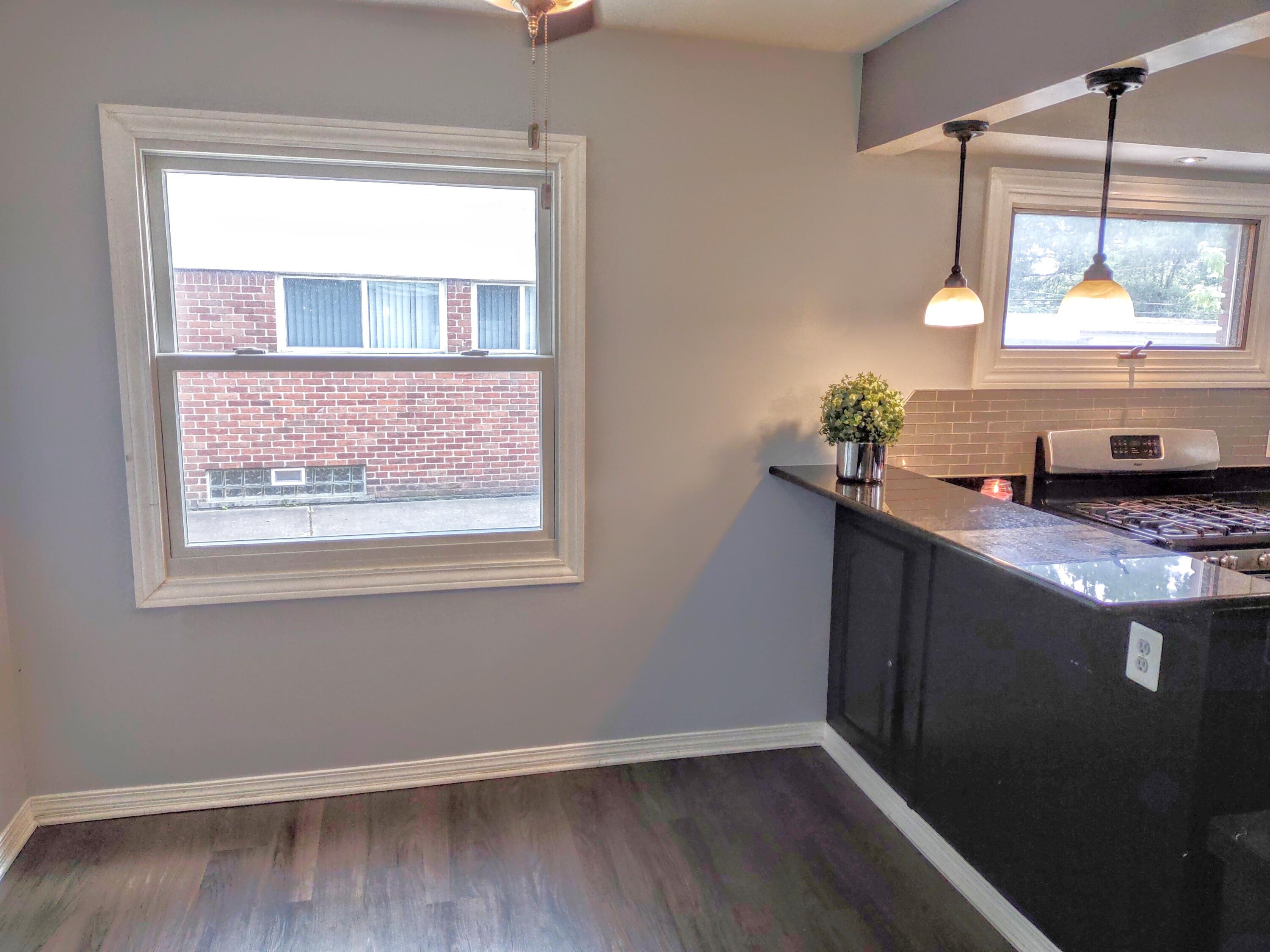 2410 Middlefield Road Trenton, MI 48183 - Photo 8 of 44 06 - Breakfast Nook