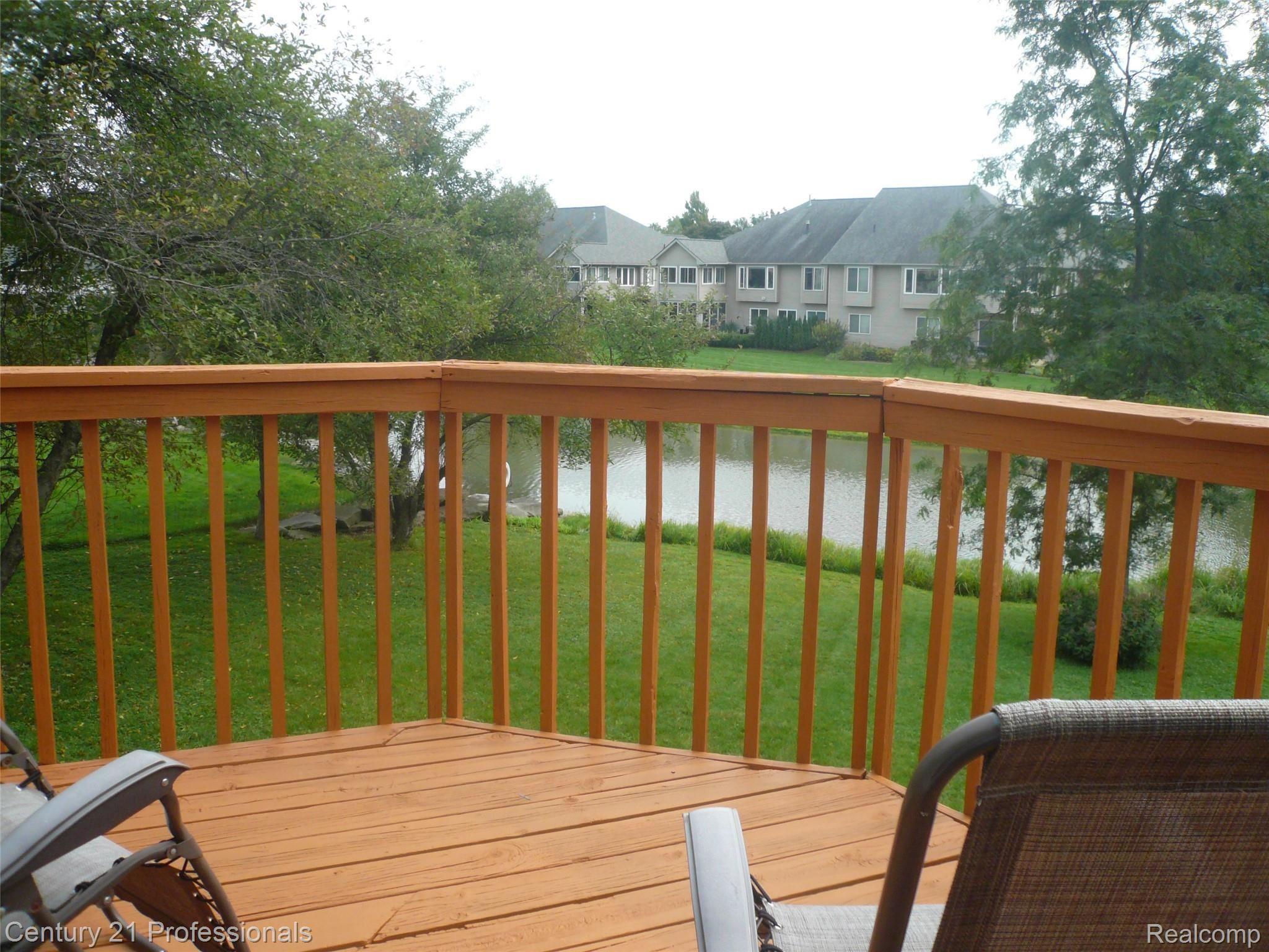 375 Olivewood Court Rochester, MI 48306 - Photo 10 of 49 Deck