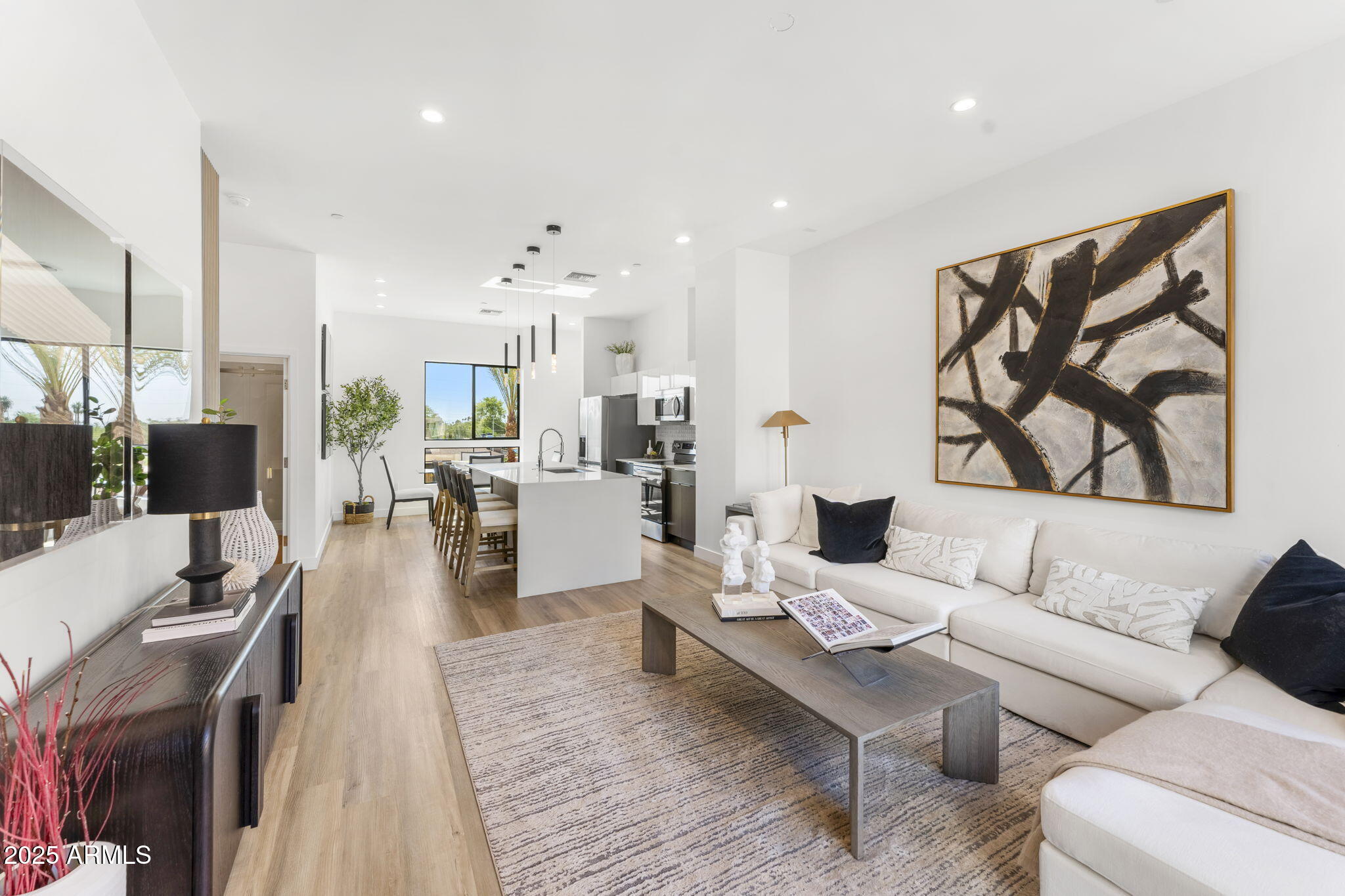 4220 North 32nd Street, Unit 1 Phoenix, AZ 85016 - Photo 11 of 31 Living Room
