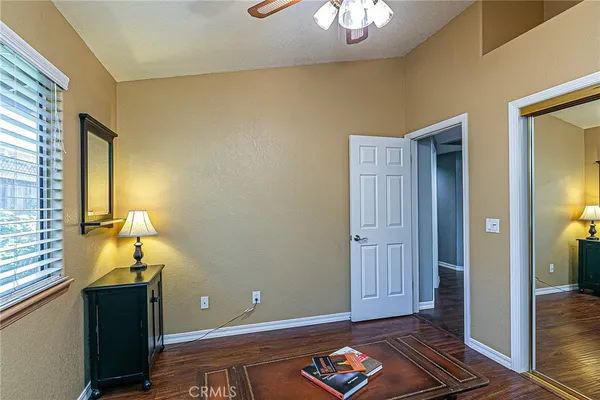 a view of livingroom with furniture