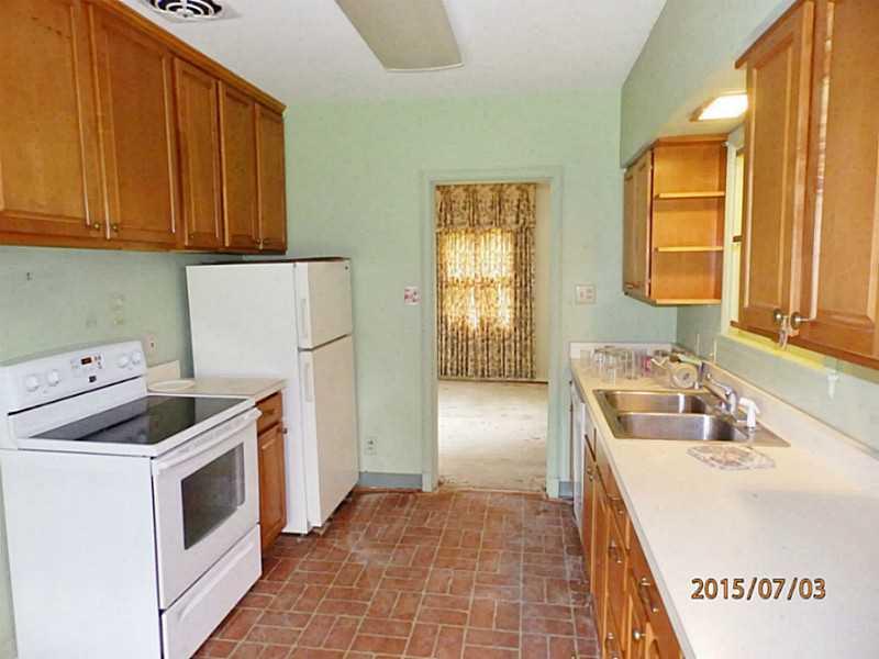 207 West McKenzie Road Greenfield, IN 46140 - Photo 4 of 24 Gallery Image 4