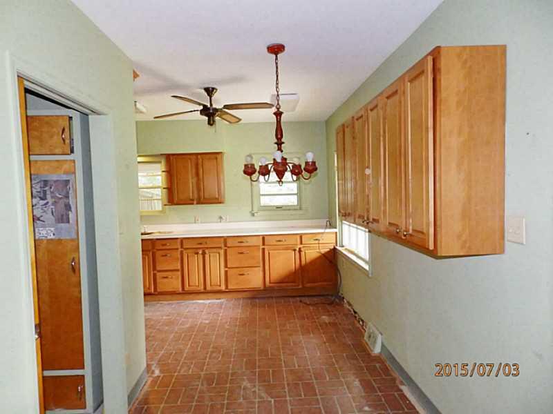 207 West McKenzie Road Greenfield, IN 46140 - Photo 5 of 24 Gallery Image 5