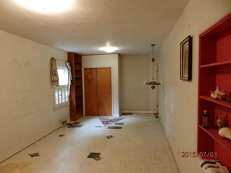 207 West McKenzie Road Greenfield, IN 46140 - Photo 10 of 24 Gallery Image 10