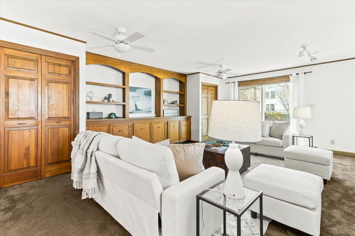 91 North Stanwood Road Bexley, OH 43209 - Photo 9 of 34 Great Room