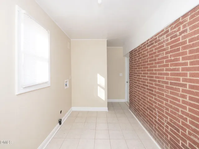 $1,800 | 429 Lakeshore Drive, Hillsborough, NC 27278