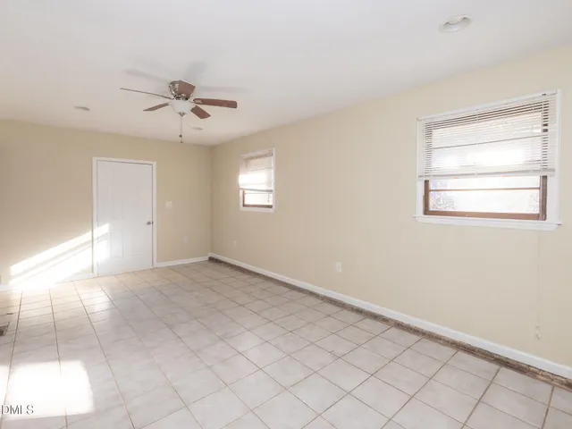 $1,800 | 429 Lakeshore Drive, Hillsborough, NC 27278