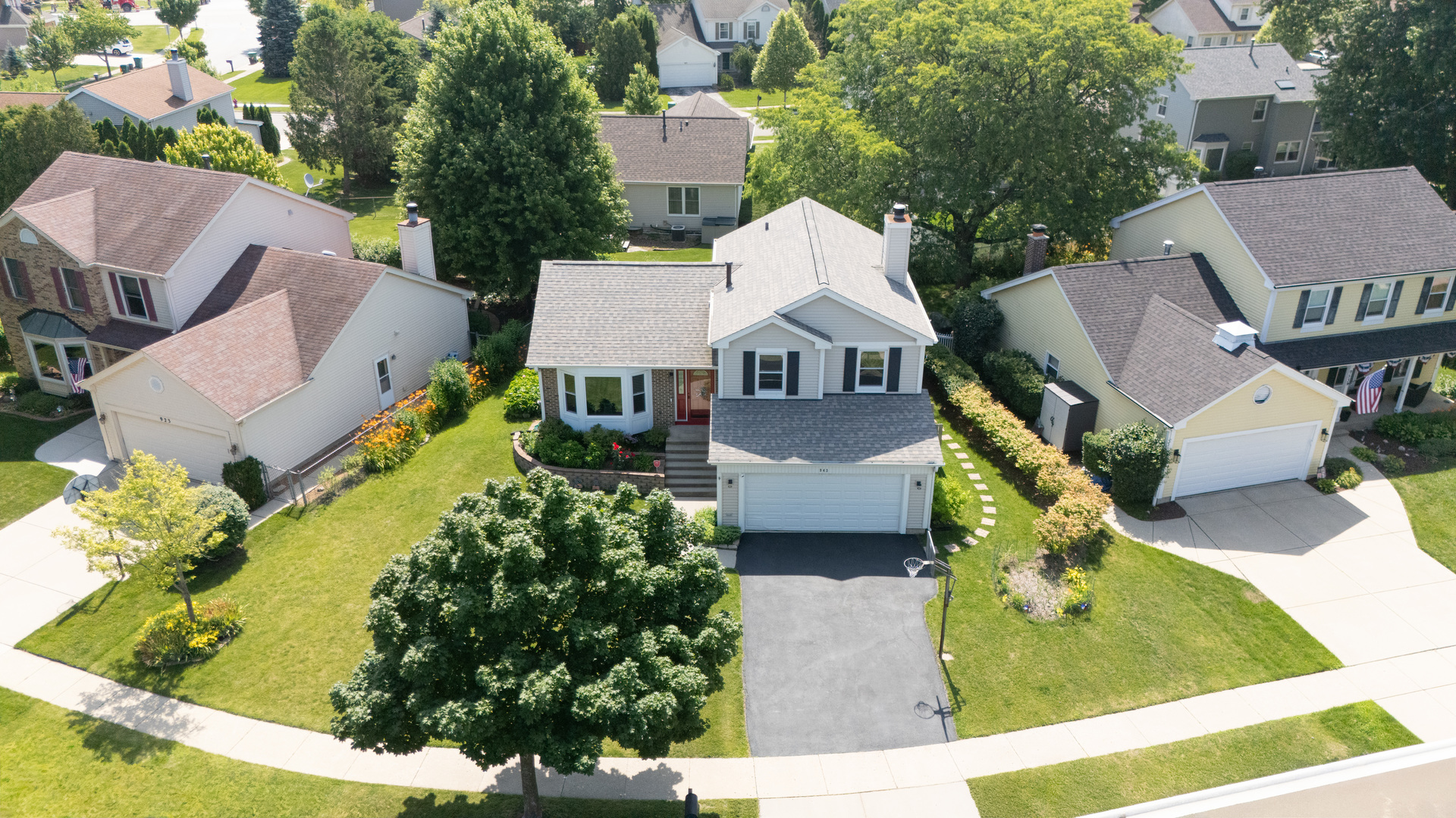 943 Shady Tree Lane Wheeling, IL 60090 - Photo 3 of 41