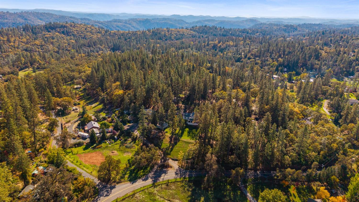 790 Pine Knoll Road Applegate, CA 95703 - Photo 24 of 81 a view of a city and mountains