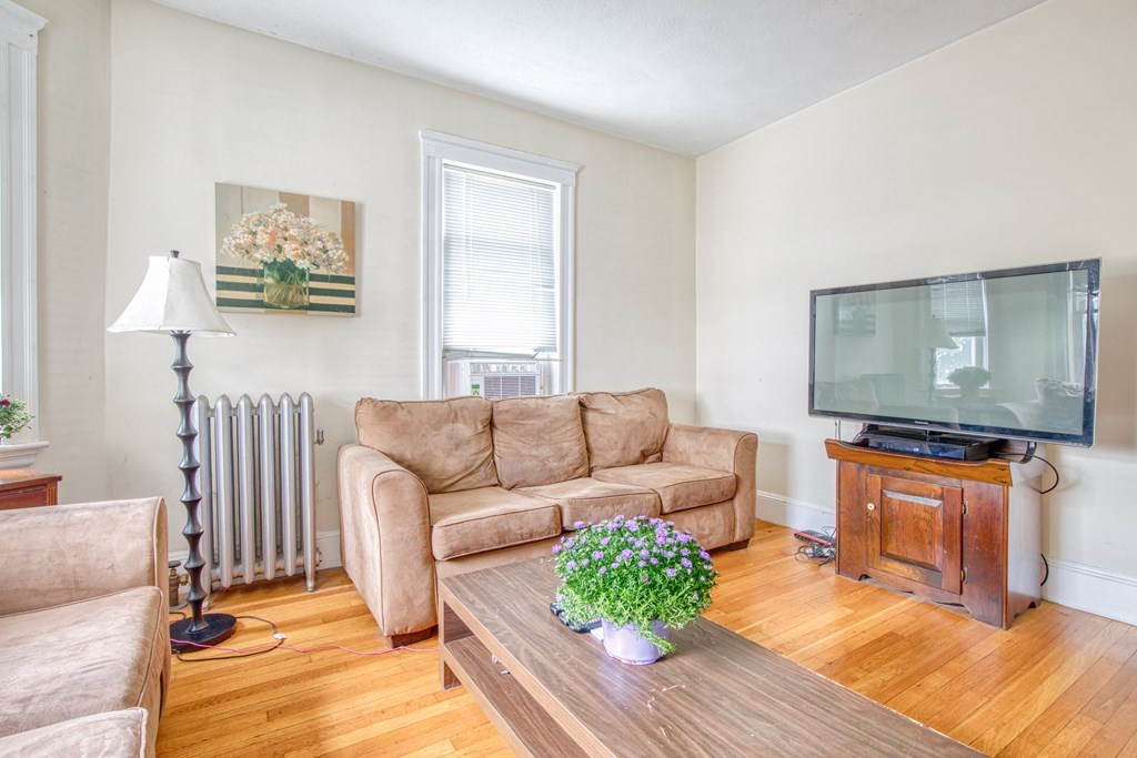 17 Linden Road Melrose, MA 02176 - Photo 3 of 30