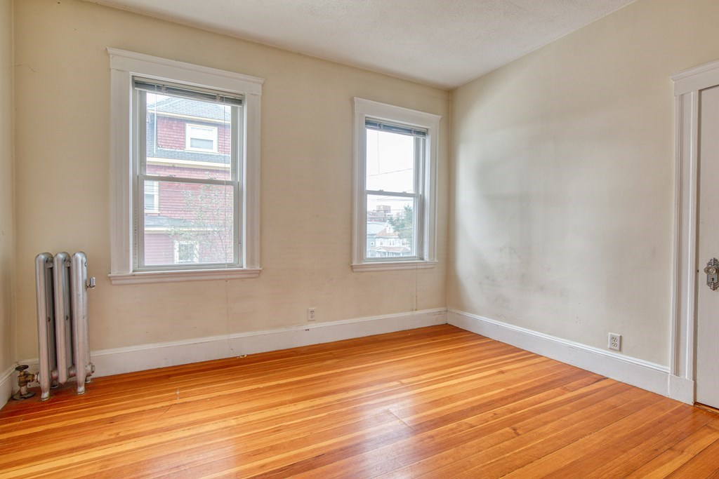 17 Linden Road Melrose, MA 02176 - Photo 4 of 30