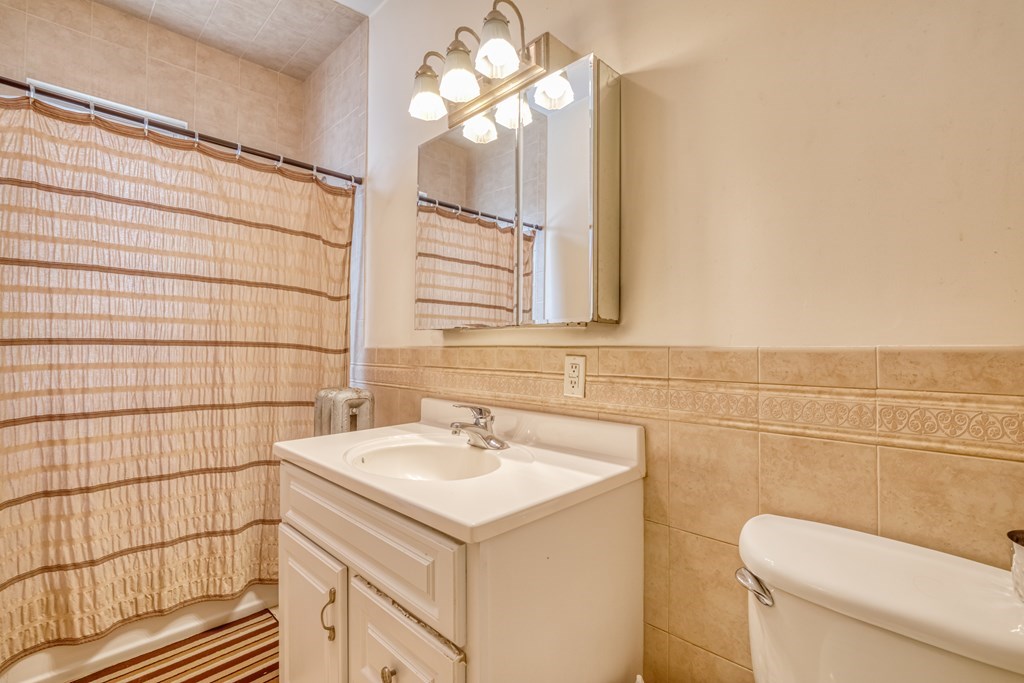 17 Linden Road Melrose, MA 02176 - Photo 7 of 30