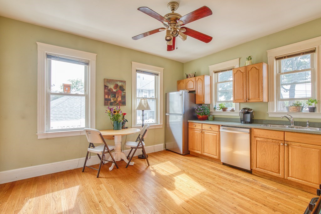 17 Linden Road Melrose, MA 02176 - Photo 10 of 30