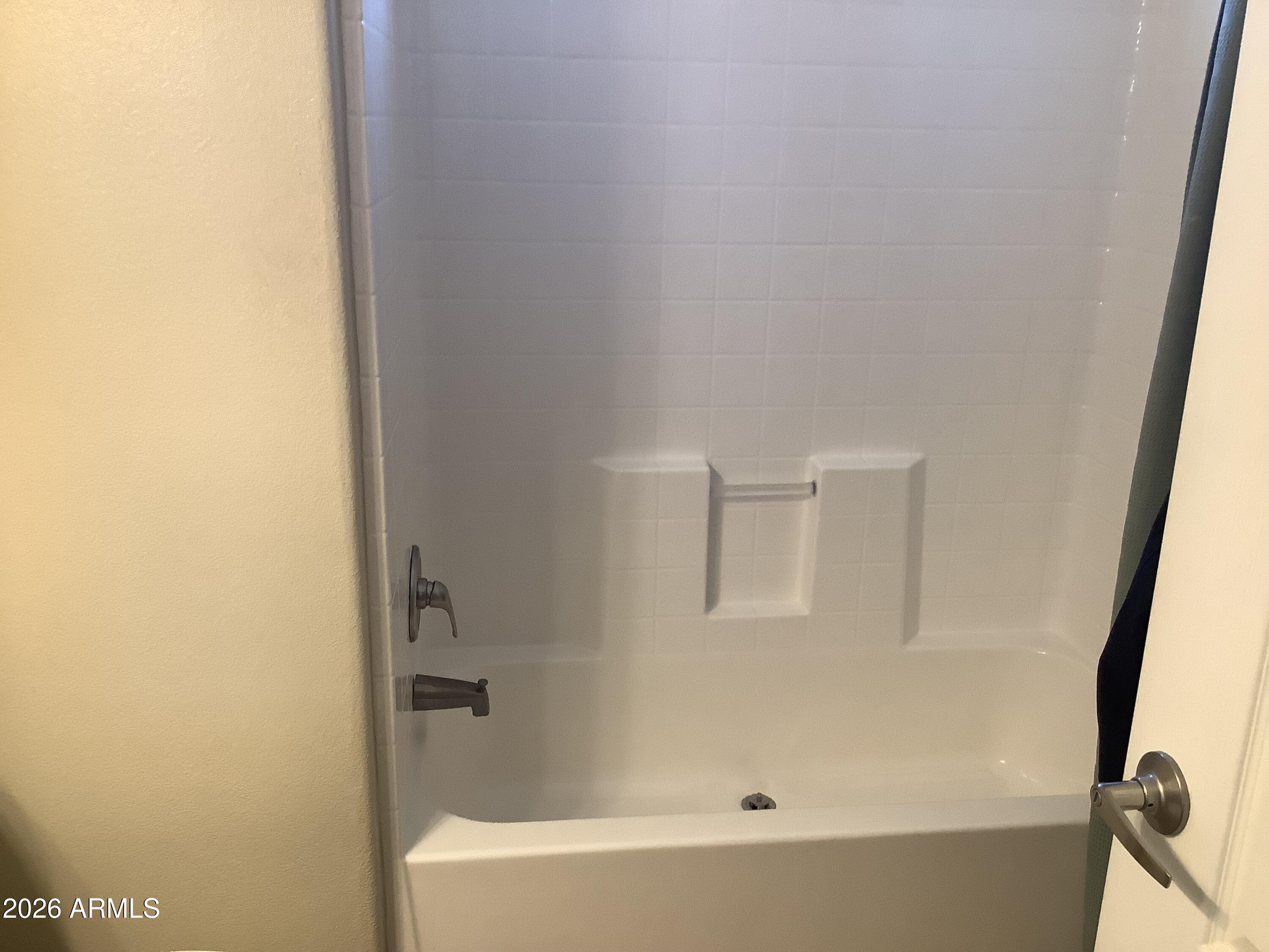 650 North Hawes Road, Unit 4007 Mesa, AZ 85207 - Photo 14 of 42 a bathroom with a bathtub