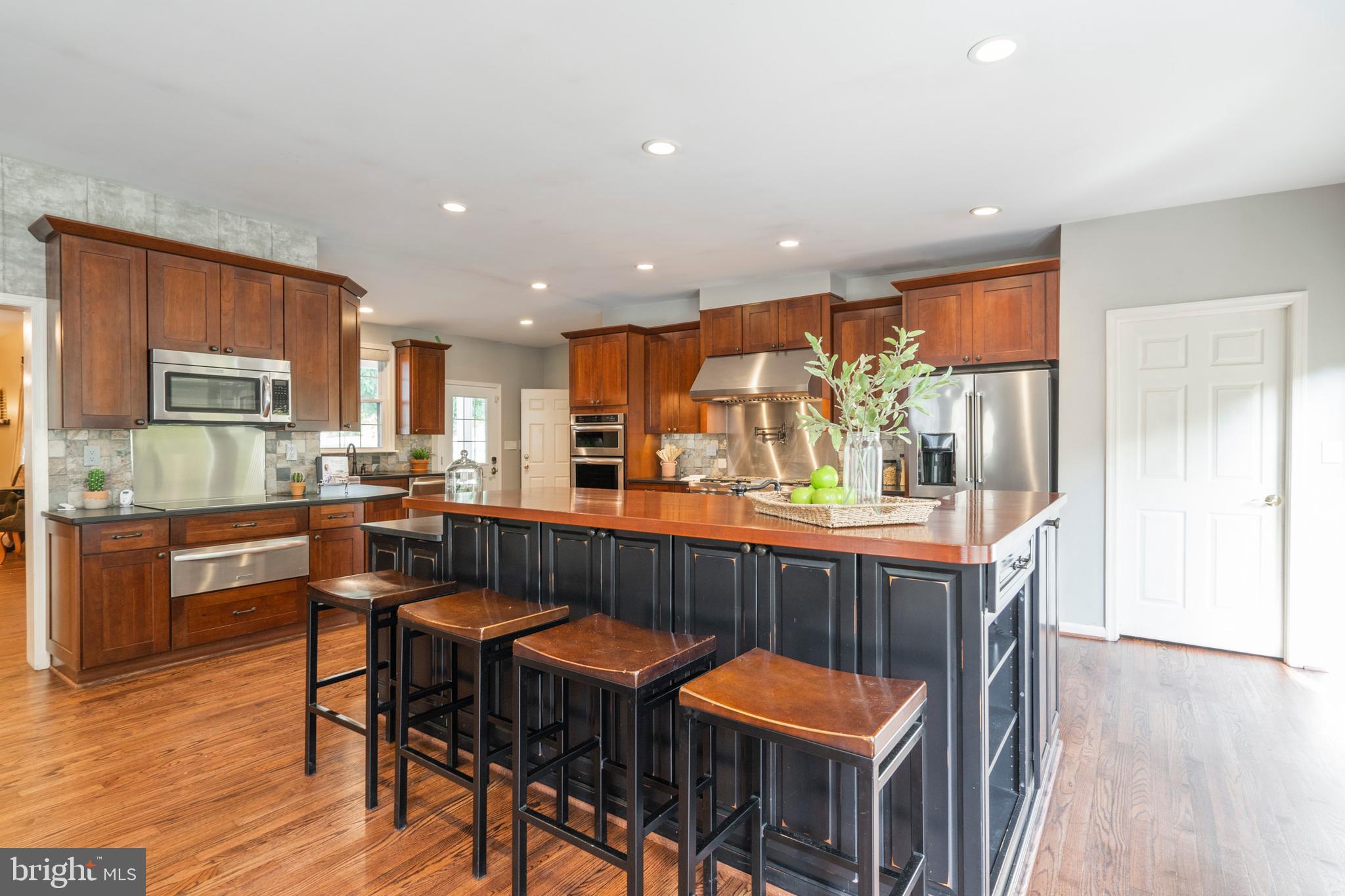 808 Plymouth Road Ambler, PA 19002 - Photo 18 of 88 Large Kitchen Island