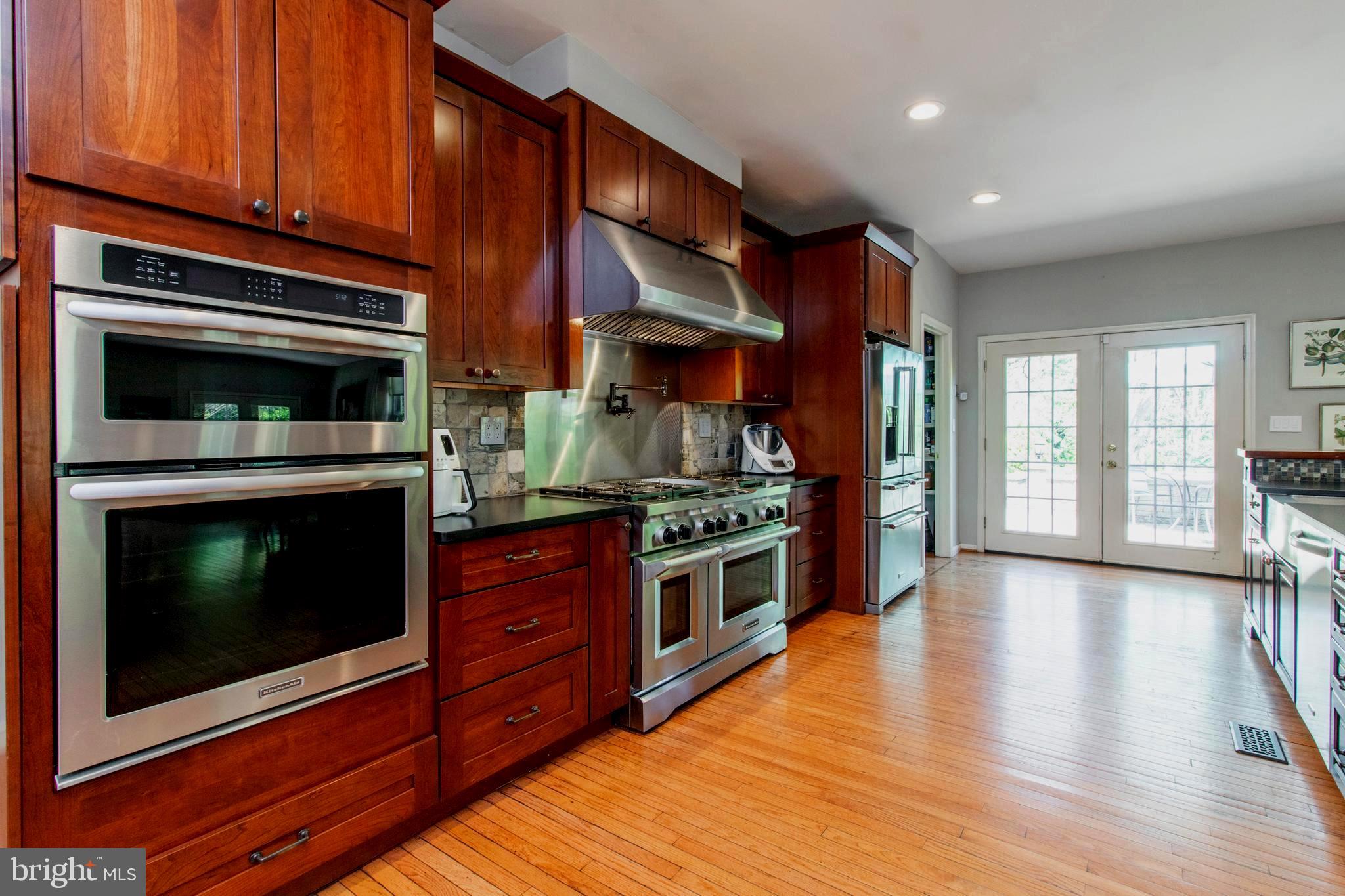 808 Plymouth Road Ambler, PA 19002 - Photo 22 of 88 Double Wall Oven