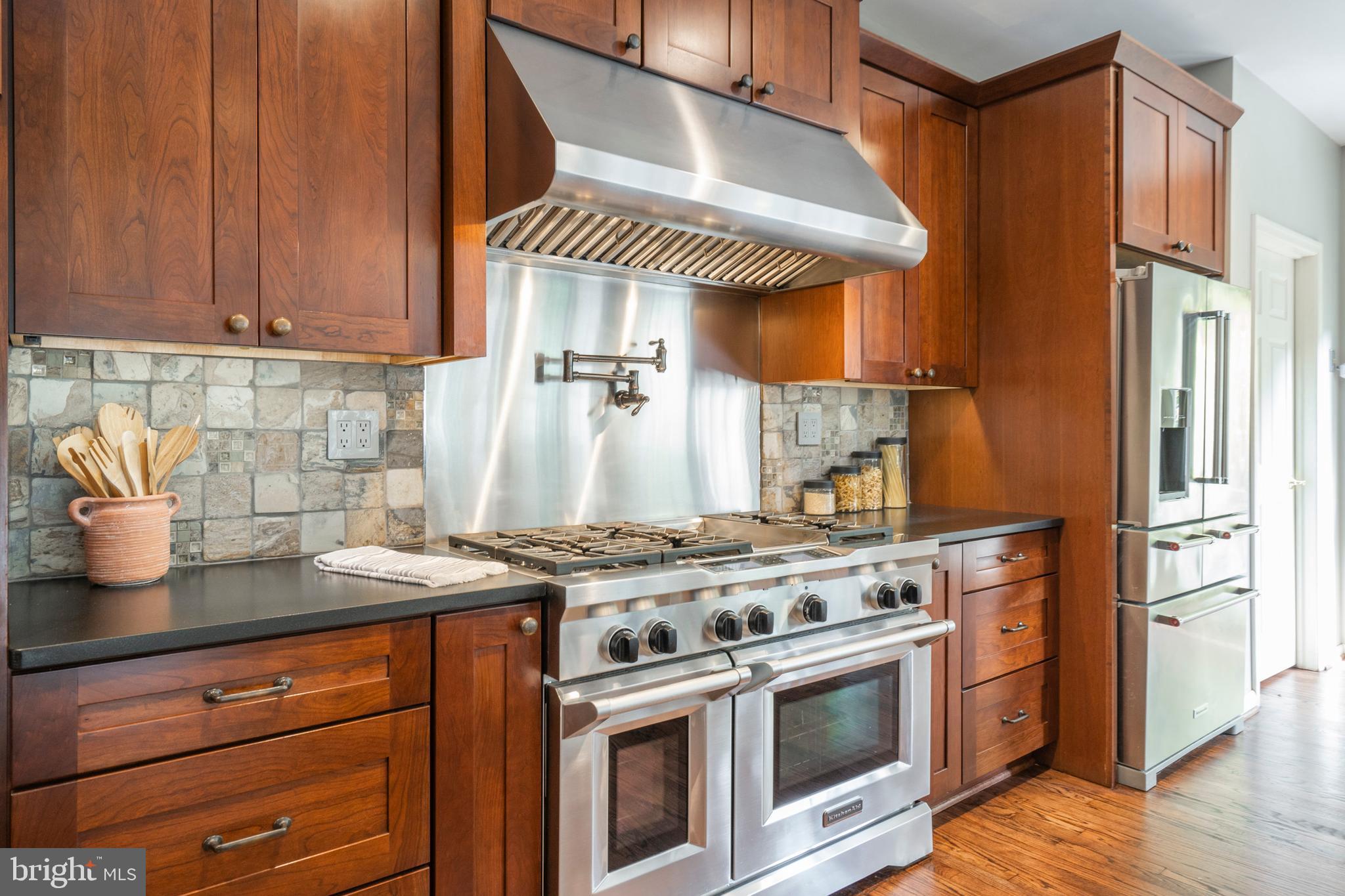 808 Plymouth Road Ambler, PA 19002 - Photo 23 of 88 Double Oven with Gas Range