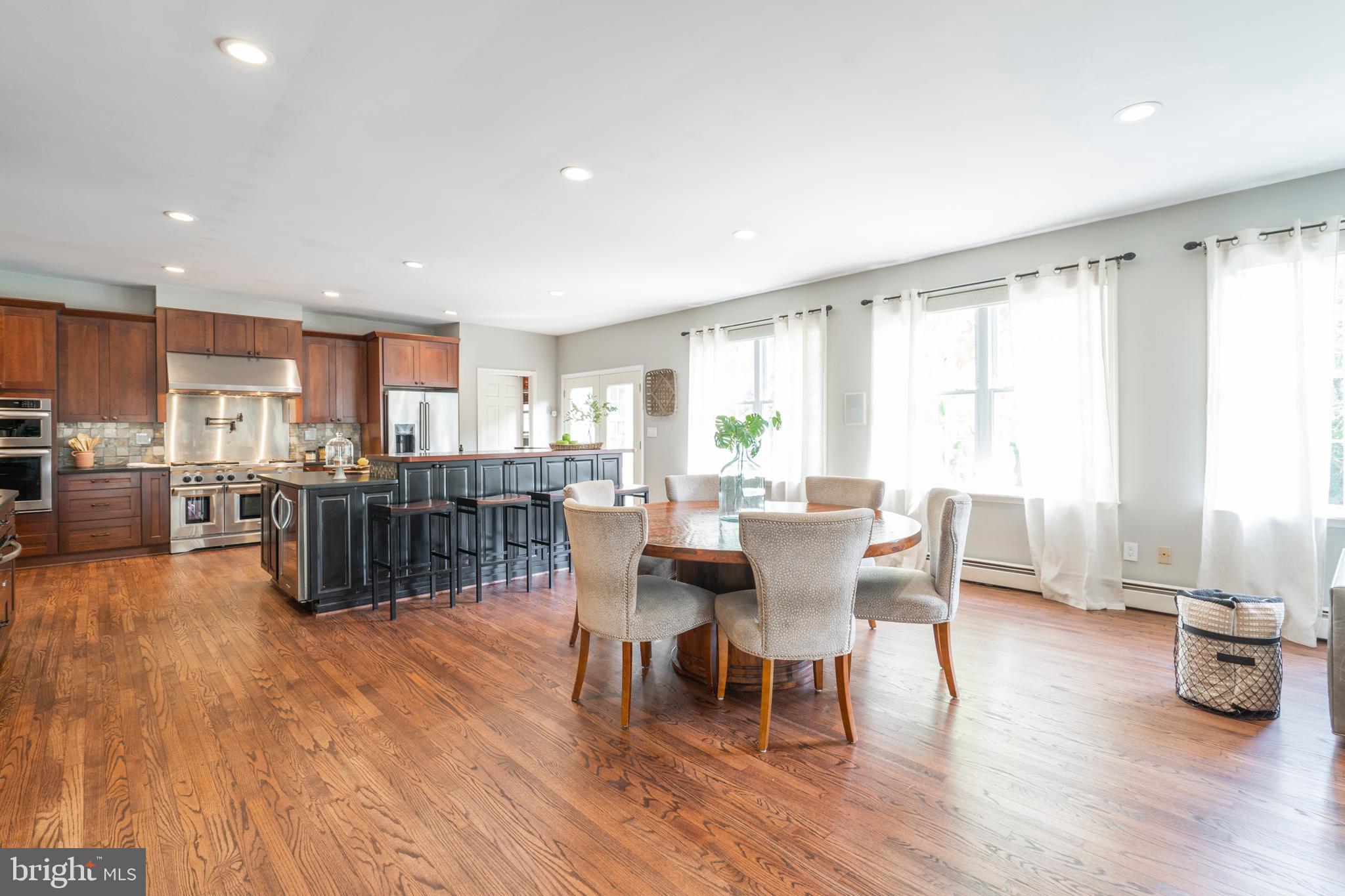 808 Plymouth Road Ambler, PA 19002 - Photo 26 of 88 Dining Area into Kitchen