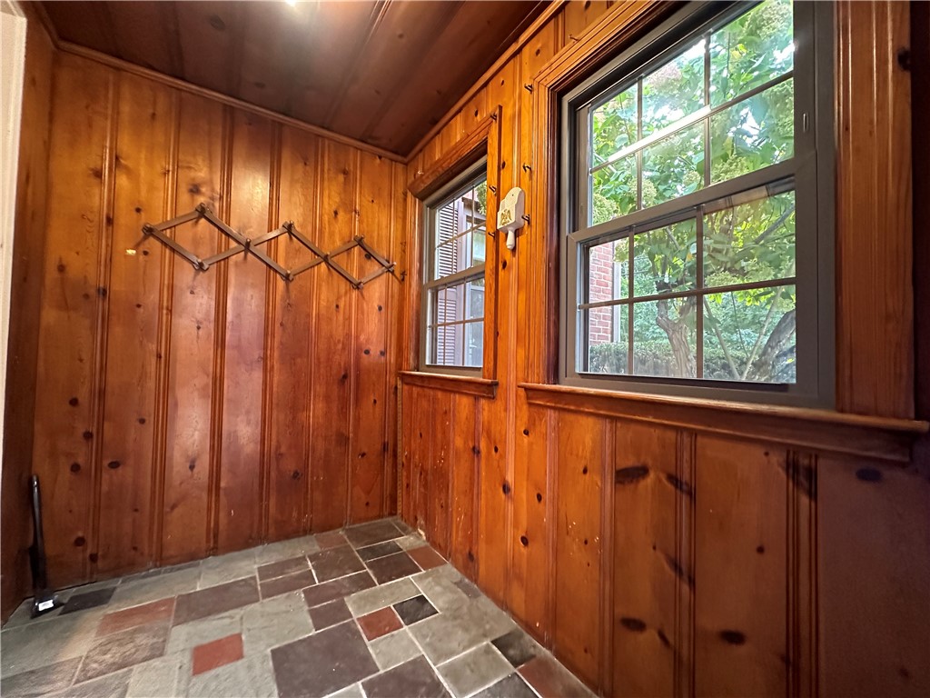 24 Alexander McGregor Road Pawtucket, RI 02861 - Photo 4 of 34 Gallery Image 4