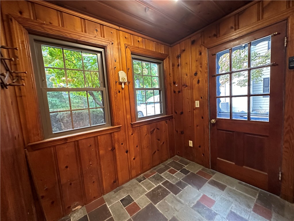 24 Alexander McGregor Road Pawtucket, RI 02861 - Photo 5 of 34 Gallery Image 5