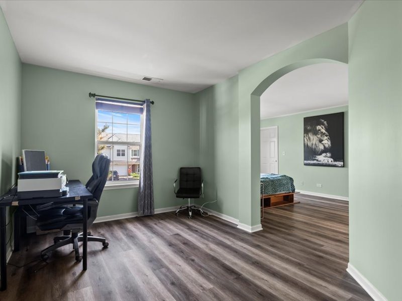 2147 Pembridge Lane Joliet, IL 60431 - Photo 18 of 34 a workspace with furniture hardwood and a window