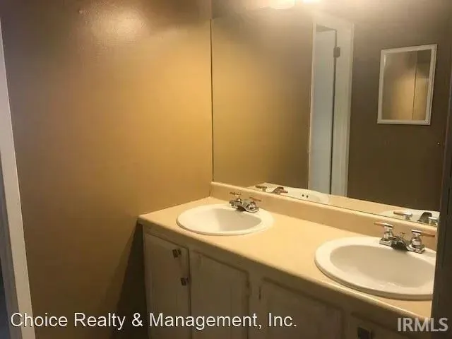 $1,800 | 1615 South Buffstone Court, Bloomington, IN 47401