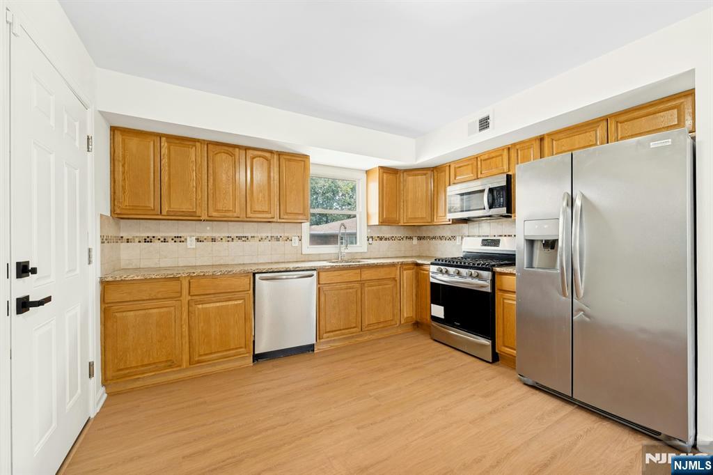 726 Saddle River Road Saddle Brook, NJ 07663 - Photo 12 of 32