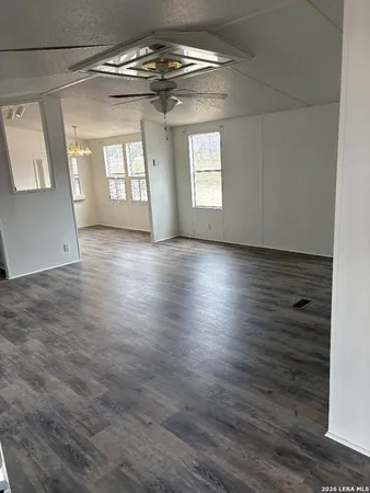 $1,600 | 2172 Polly Lane, La Vernia, TX 78121