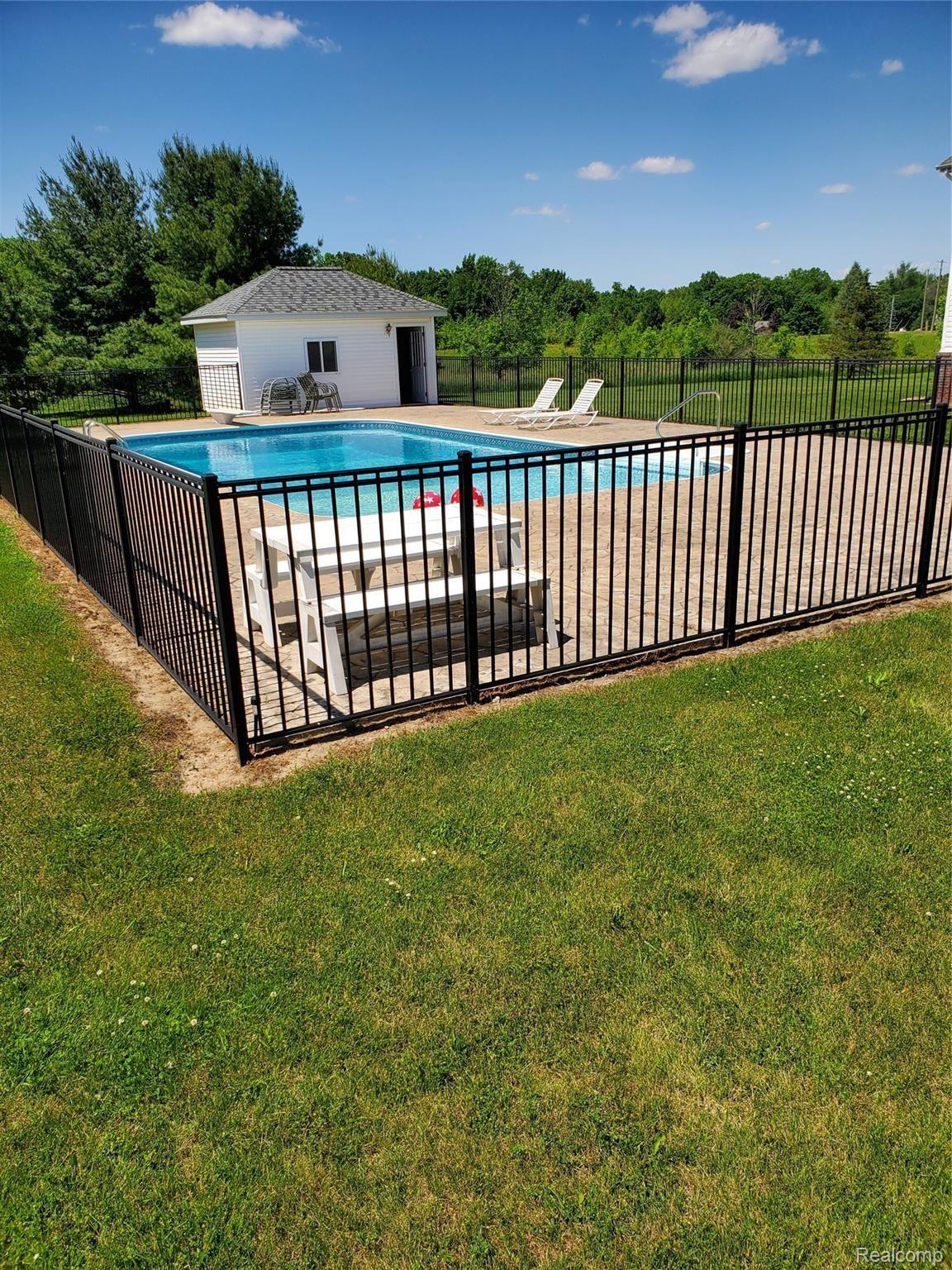 5185 Crandall Road Howell, MI 48855 - Photo 77 of 83 5185 pool6.jpg
