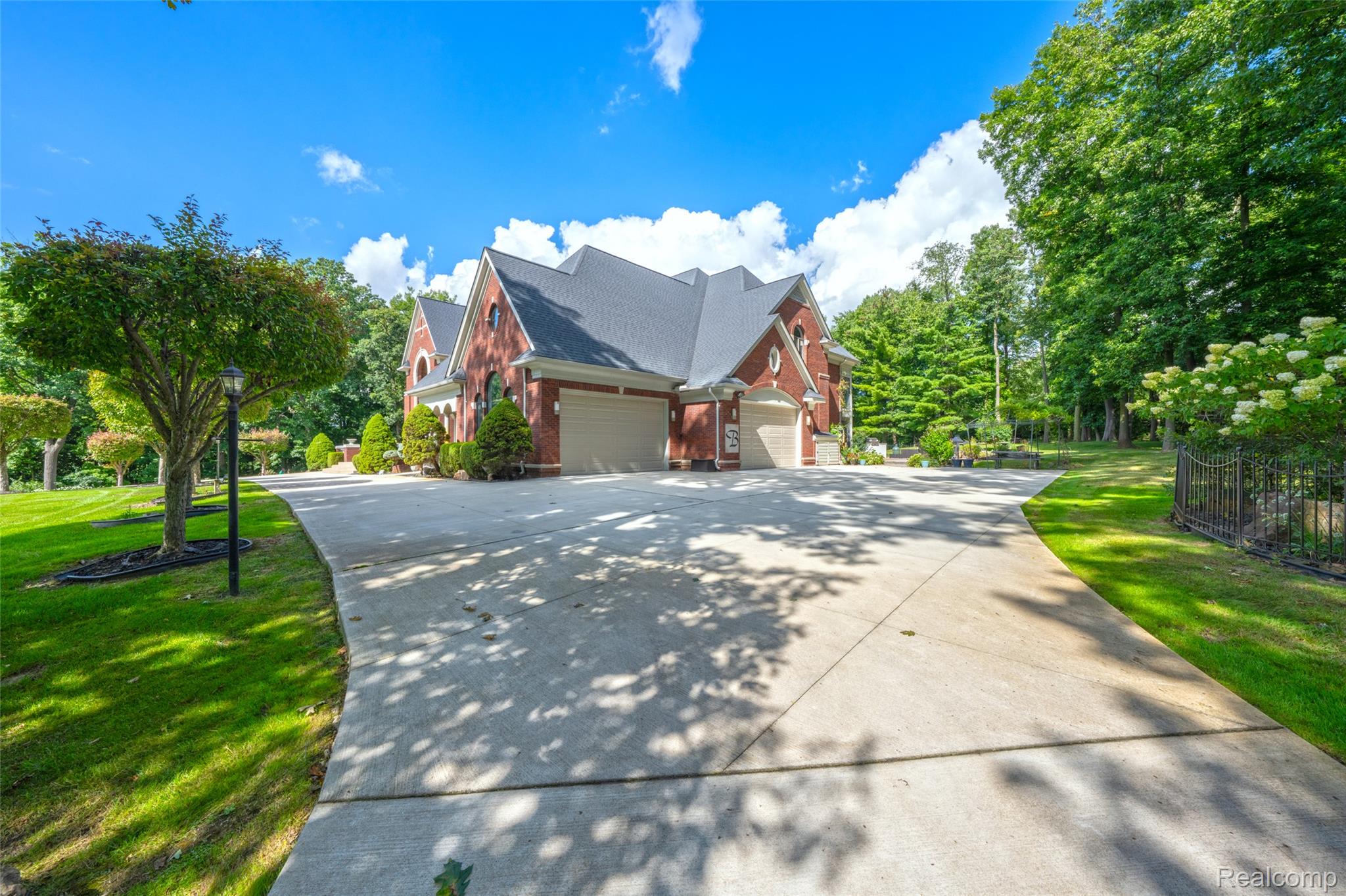 2785 Cranbrook Ridge Court Rochester, MI 48306 - Photo 6 of 99 2785 Cranbrook Ridge Ct RHills EXT-9.jpg