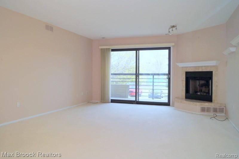 30414 Orchard Lake Road, Unit 7 Farmington, MI 48334 - Photo 2 of 22