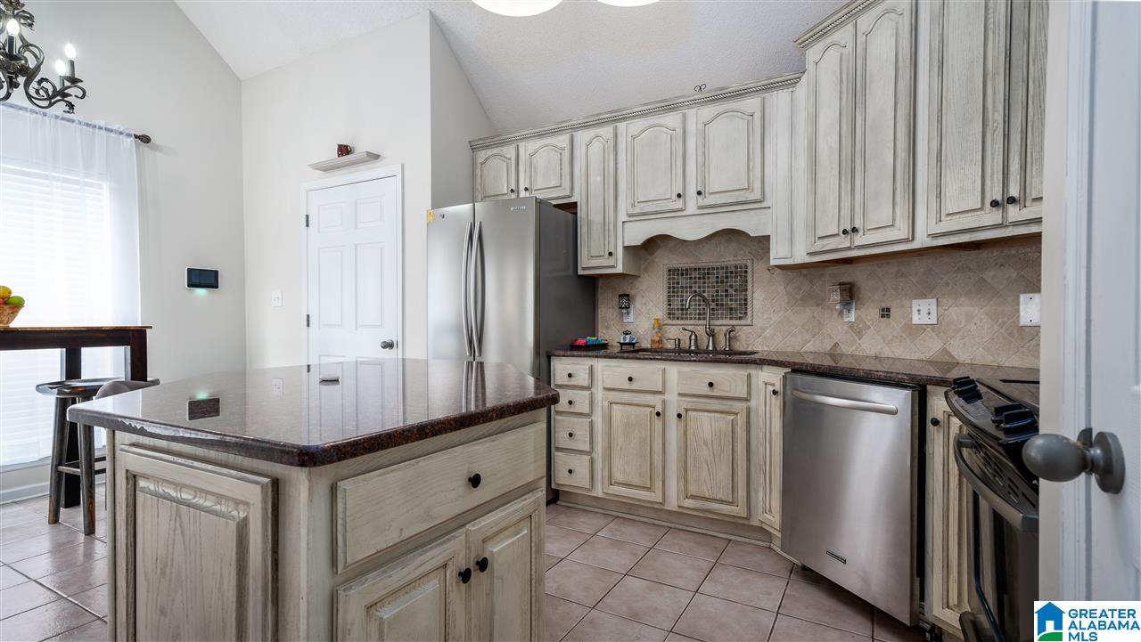 120 Spring Place Alabaster, AL 35007 - Photo 7 of 35 Gallery Image 7