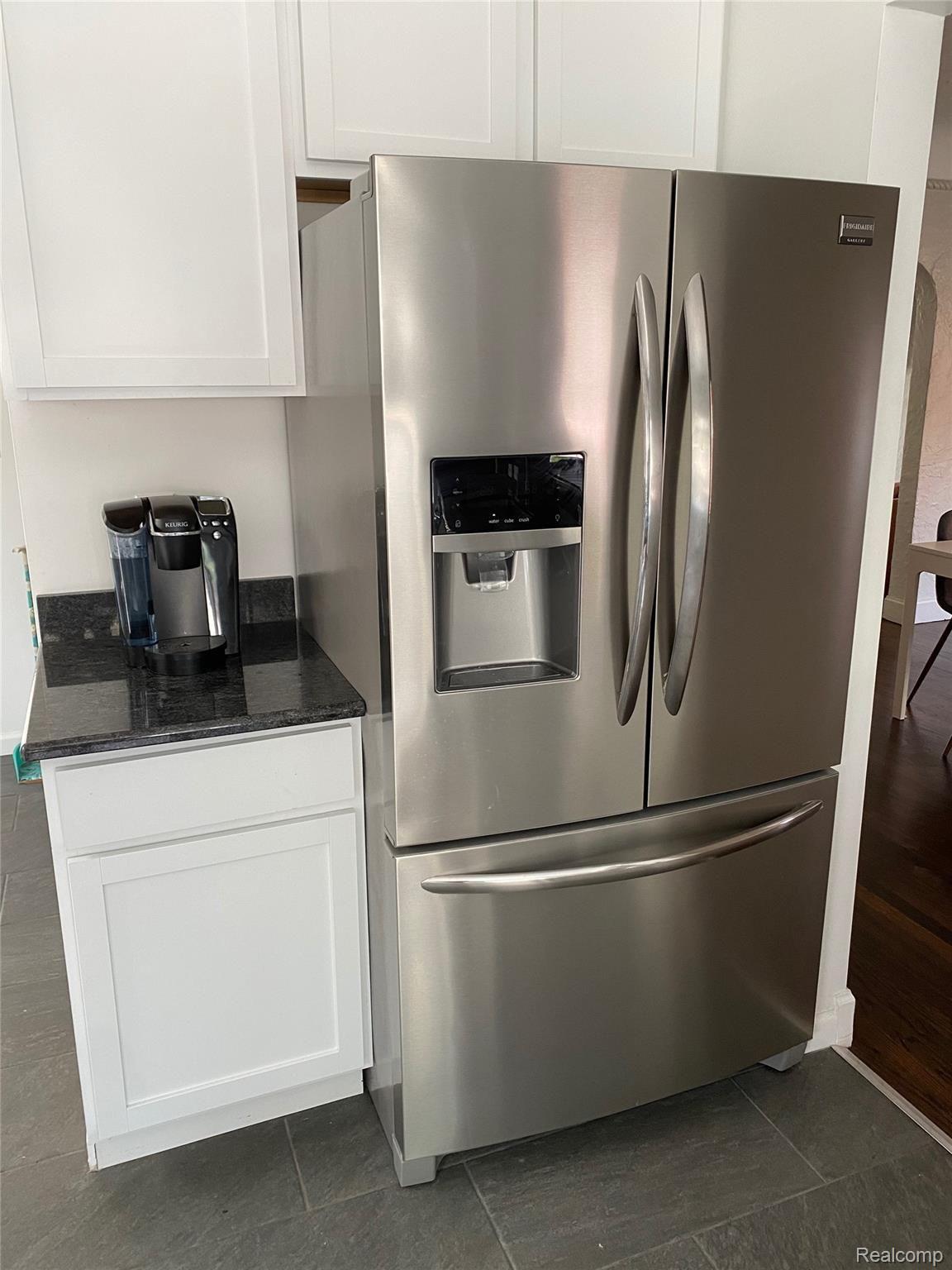 4168 Yorkshire Road Detroit, MI 48224 - Photo 21 of 48 New High efficiency stainless appliances
