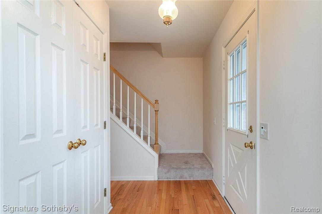 24836 Jamestowne Road Novi, MI 48375 - Photo 3 of 51 3.jpg