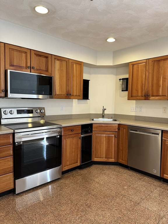 661 Lowell Street, Unit 18 Lexington, MA 02420 - Photo 5 of 14