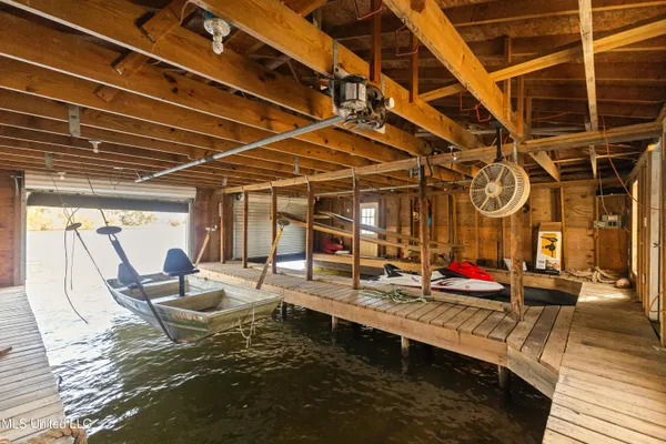 $985,000 | 269 West Lake Road, Hattiesburg, MS 39402