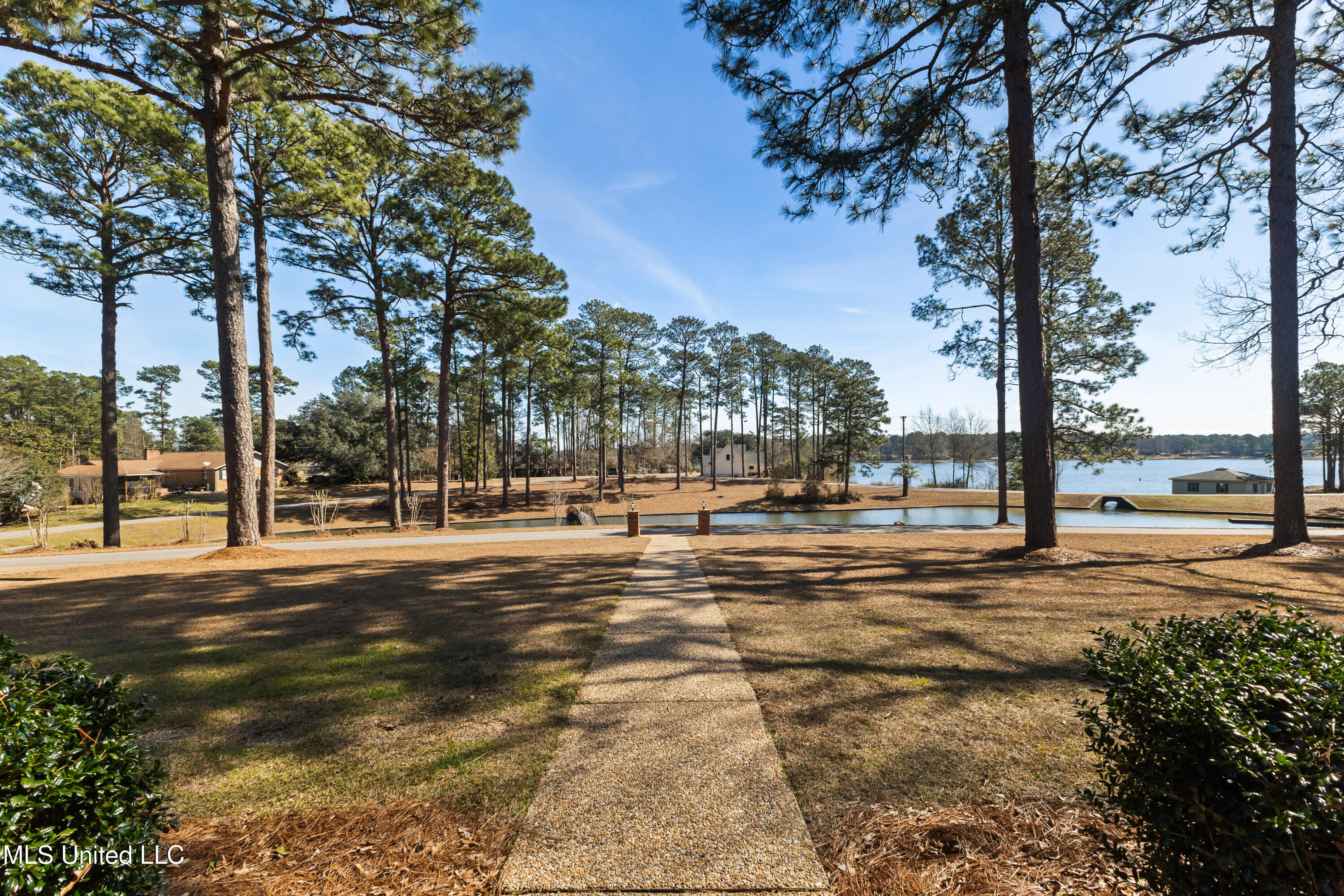 269 West Lake Road Hattiesburg, MS 39402 - Photo 15 of 111 269_W_Lake_Rd-14