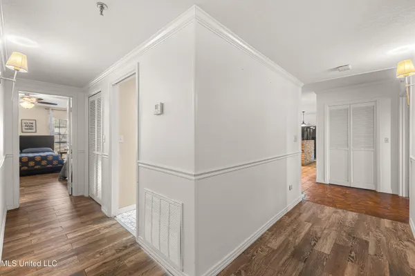 $985,000 | 269 West Lake Road, Hattiesburg, MS 39402