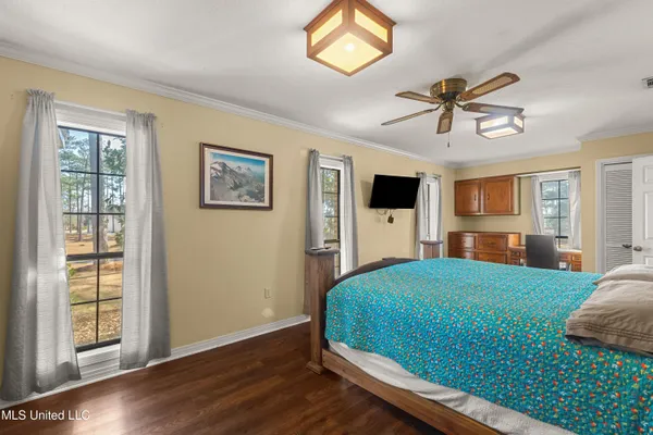 $985,000 | 269 West Lake Road, Hattiesburg, MS 39402