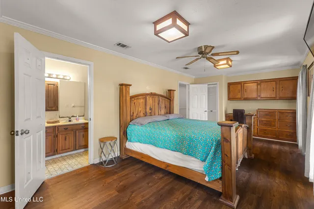 $985,000 | 269 West Lake Road, Hattiesburg, MS 39402