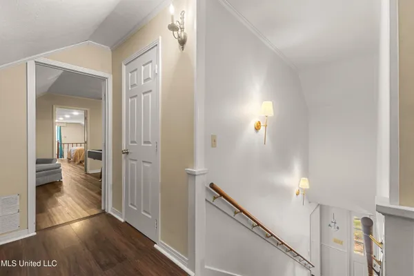 $985,000 | 269 West Lake Road, Hattiesburg, MS 39402
