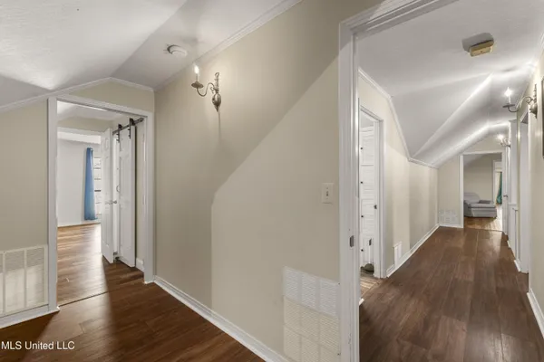 $985,000 | 269 West Lake Road, Hattiesburg, MS 39402