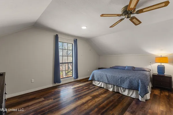 $985,000 | 269 West Lake Road, Hattiesburg, MS 39402