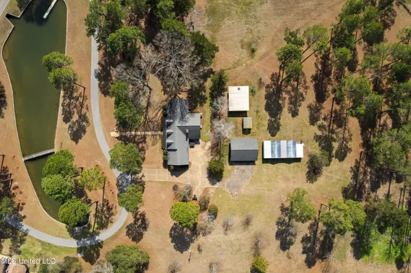 $985,000 | 269 West Lake Road, Hattiesburg, MS 39402