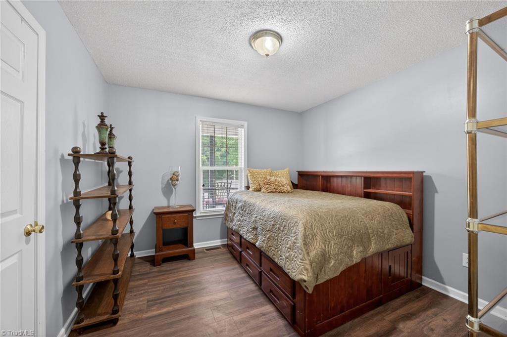 121 Manor Drive High Point, NC 27260 - Photo 15 of 23