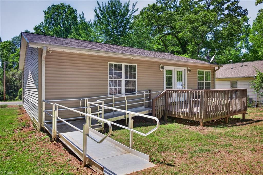 121 Manor Drive High Point, NC 27260 - Photo 20 of 23