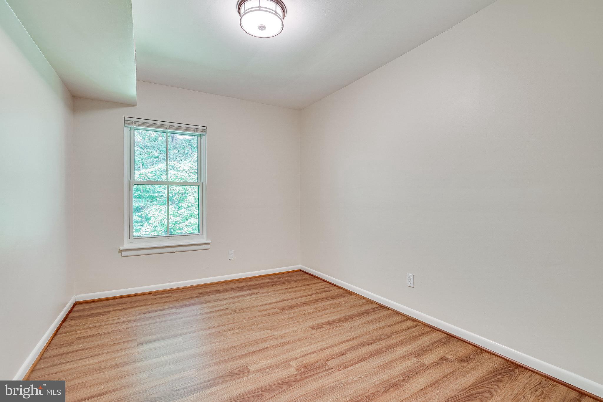 11621 Stoneview Square, Unit 22C Reston, VA 20191 - Photo 25 of 37 Bedroom #2