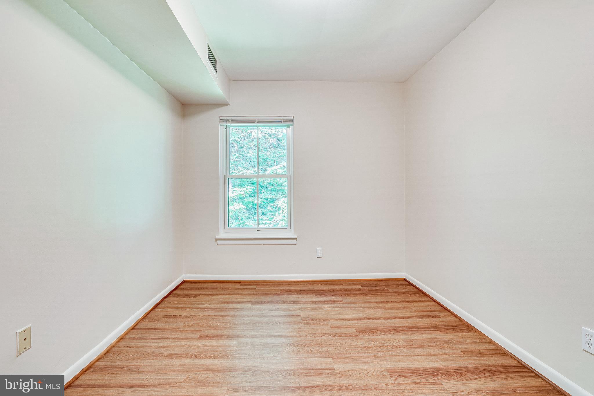 11621 Stoneview Square, Unit 22C Reston, VA 20191 - Photo 26 of 37 Bedroom #2