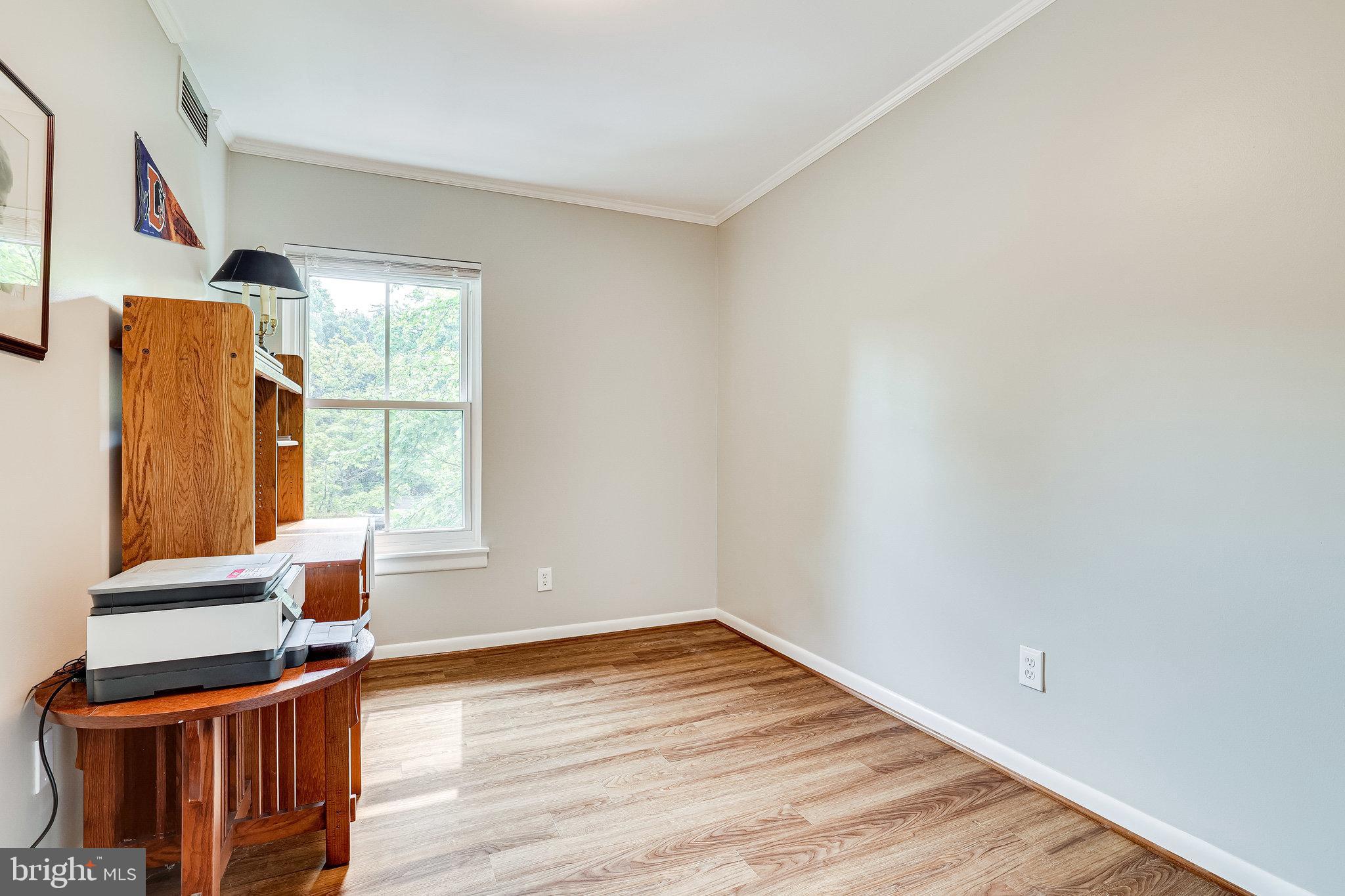 11621 Stoneview Square, Unit 22C Reston, VA 20191 - Photo 28 of 37 Bedroom #3