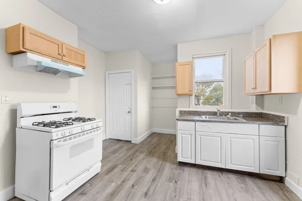 $3,000 | 239 Bowdoin Street, Unit 3, Boston, MA 02122