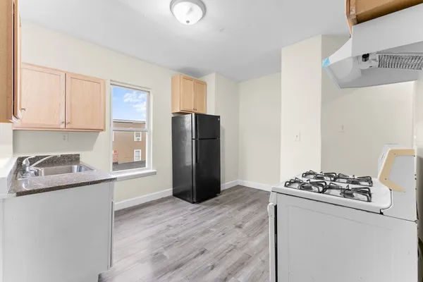 $3,000 | 239 Bowdoin Street, Unit 3, Boston, MA 02122